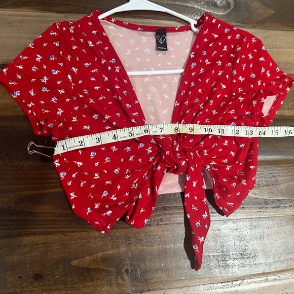 WINDSOR SHORT SLEEVE RED WHITE V NECK TIE KNOT CROP TOP SIZE LARGE - Picture 4 of 9